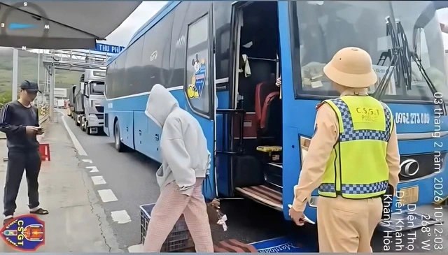 Chở quá 7 người trên cao tốc, xe khách bị phạt 52,5 triệu đồng