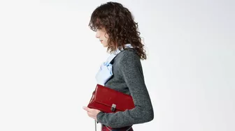 Túi clutch cầm tay, chi tiết nhỏ thay đổi diện mạo tức thì