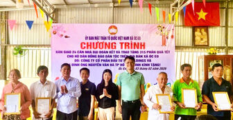 Xã Óc Eo bàn giao 24 căn nhà Đại đoàn kết