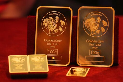 Giá vàng và giá bạc tiếp tục lao dốc, nhiều nhà đầu tư tâm lý yếu đã bị loại khỏi thị trường