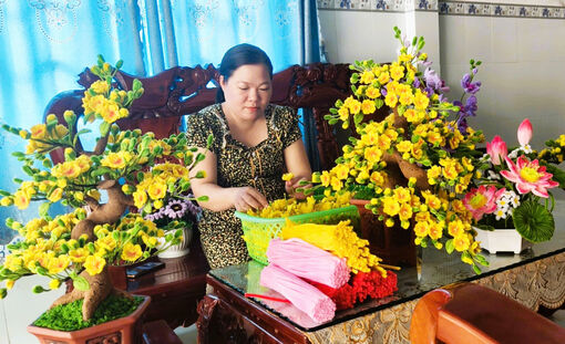 Khéo tay làm hoa, tăng thu nhập