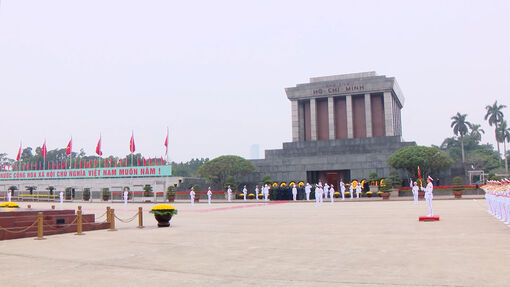 Lãnh đạo Đảng, Nhà nước viếng Lăng Chủ tịch Hồ Chí Minh
