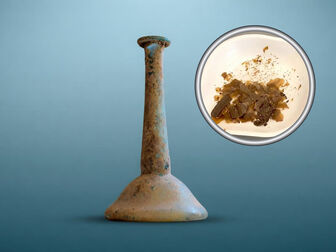 Lọ thuốc 1.900 năm tuổi hé lộ bí mật gây sốc về y học La Mã cổ đại