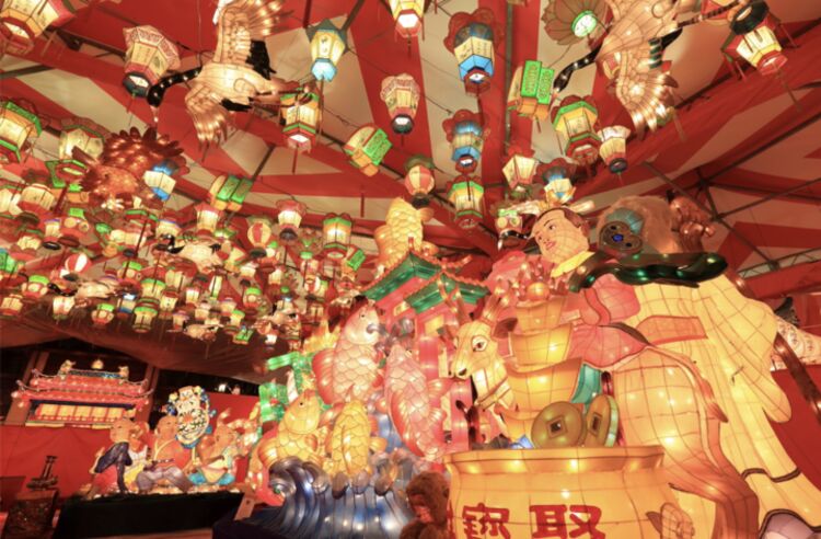 Không khí hân hoan những ngày cận Tết khắp châu Á