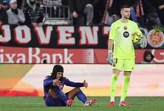 Joan Garcia đơn độc gồng gánh hàng thủ Barca