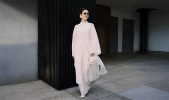 Áo dài trắng thăng hoa trong mùa tết