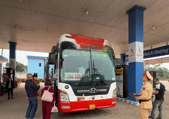 Chủ xe và tài xế bị phạt hơn 200 triệu đồng từ tin nhắn Zalo của người dân