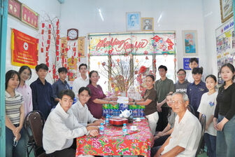 Đạo nghĩa thầy trò rạng rỡ những ngày xuân