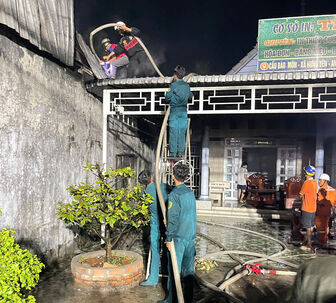 Cháy nhà kho tại xã An Biên