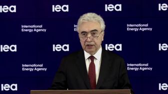 Cơ quan Năng lượng quốc tế sẵn sàng xả thêm dầu từ kho dự trữ