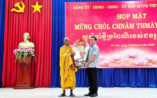 Tri Tôn họp mặt mừng Tết Chôl Chnăm Thmây