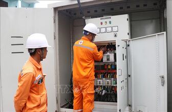 An ninh năng lượng: Tăng nguồn, tiết kiệm, bảo đảm cung ứng điện mùa nắng nóng