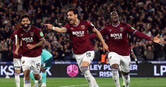 West Ham nhấn chìm Wolves, đẩy Tottenham xuống vị trí thứ 18 trên BXH