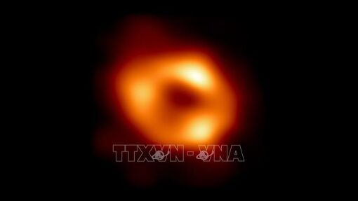 Phát hiện hai hố đen khổng lồ sắp va chạm trong 100 năm tới