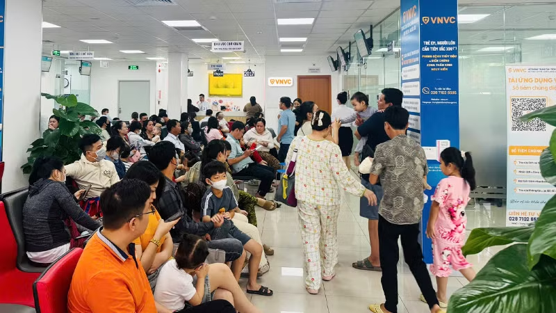 Chủ động phòng bệnh não mô cầu từ sớm bằng vaccine