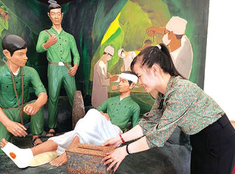 Những người kể chuyện lịch sử