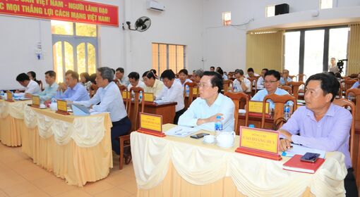 Trưởng ban Tổ chức Tỉnh ủy Phạm Hoàng Nam chỉ đạo Hội nghị Đảng ủy xã Mỹ Hòa Hưng