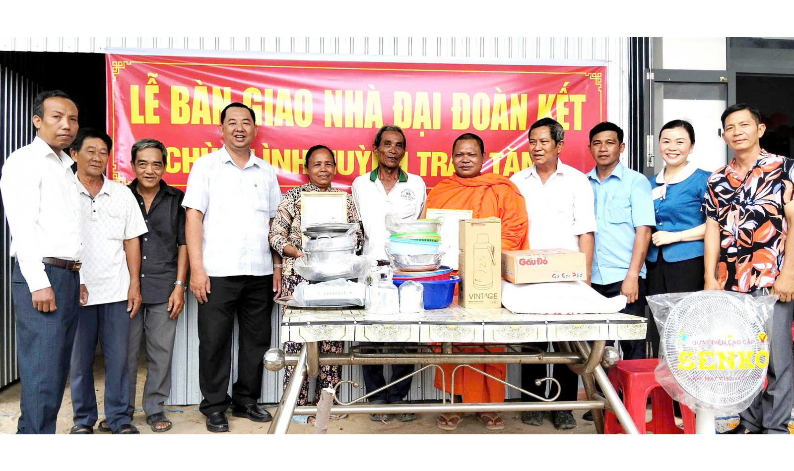 Xã Hòn Đất bàn giao nhà Đại đoàn kết cho hộ đồng bào Khmer