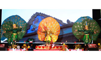 Rộn ràng Liên hoan văn nghệ mừng Tết Chôl Chnăm Thmây tại chùa Sóc Xoài