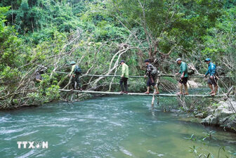 Khám phá vẻ hoang sơ của thác Cành Lình giữa đại ngàn miền Tây Nghệ An