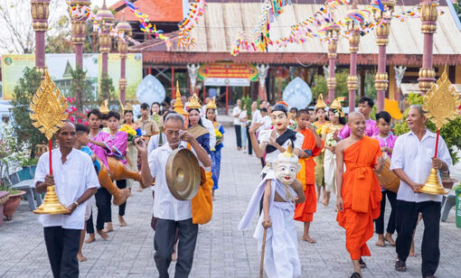 Đồng bào Khmer An Giang đón Chư thiên, rước Đại lịch năm mới