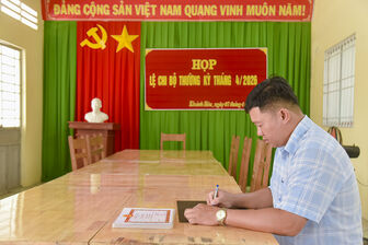 Bí thư chi bộ ấp vùng biên 10 năm liền hoàn thành xuất sắc nhiệm vụ