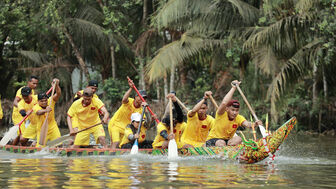 Sôi nổi trò chơi dân gian của đồng bào Khmer dịp Tết Chôl Chnăm Thmây