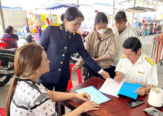 Mang chính sách thuế ra chợ