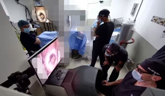 Robot lần đầu thực hiện thành công ca mổ đục thủy tinh thể trên người