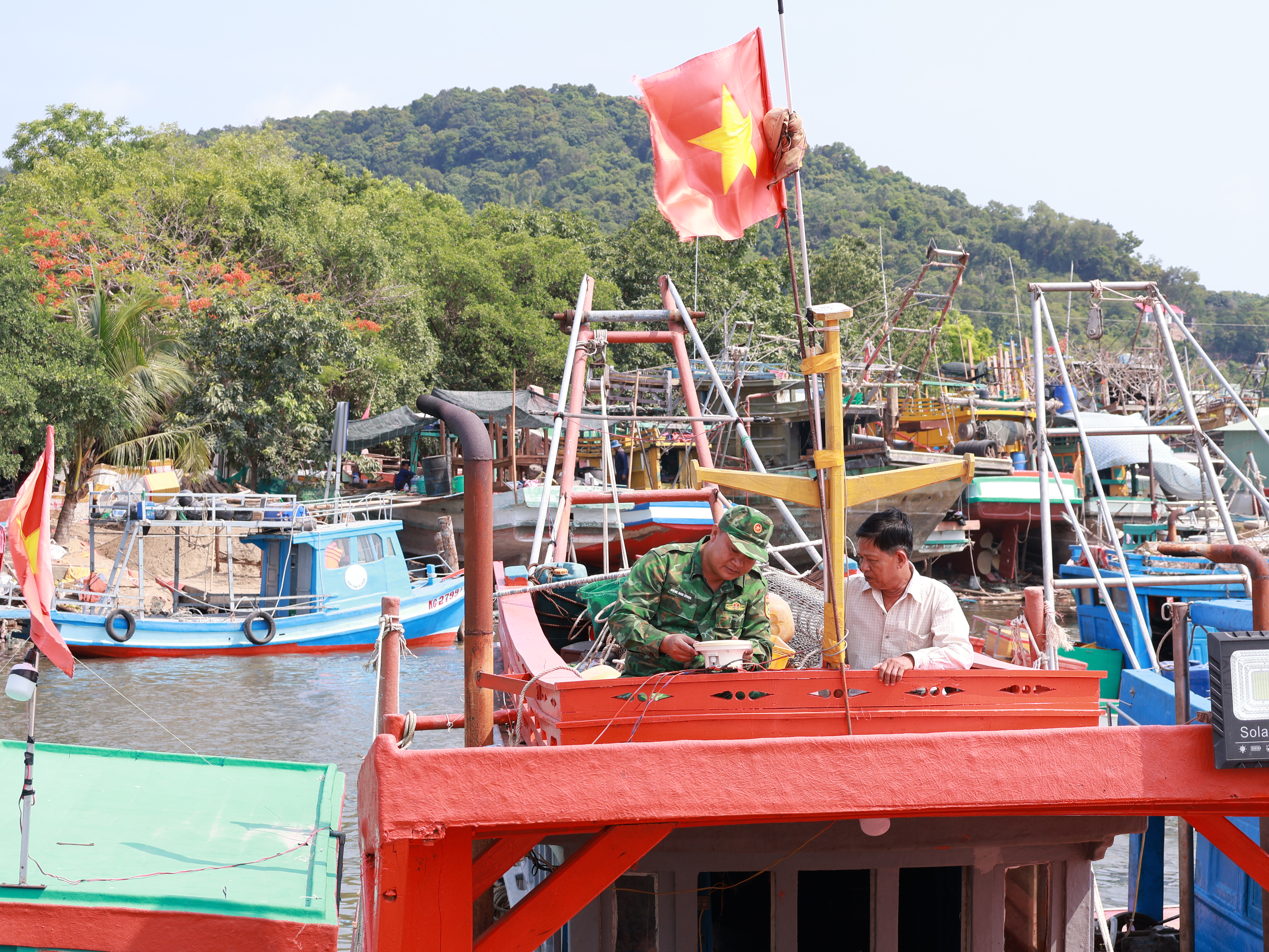 Quyết tâm sớm gỡ cảnh báo thẻ vàng của EC