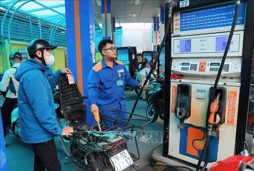 Bộ Công Thương thông báo giảm loạt thuế xăng dầu từ 0 giờ ngày 16/4