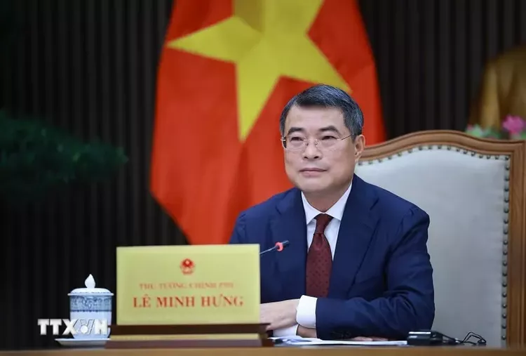 Thủ tướng đề nghị Singapore hỗ trợ xây dựng các trung tâm tài chính quốc tế