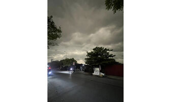 Chuyên gia nói gì về bầu trời bỗng tối sầm vào sáng nay 17/4 ở Hà Nội?