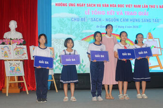 Sôi nổi Cuộc thi Vẽ tranh trên túi vải, chủ đề “Sách - Nguồn cảm hứng sáng tạo”