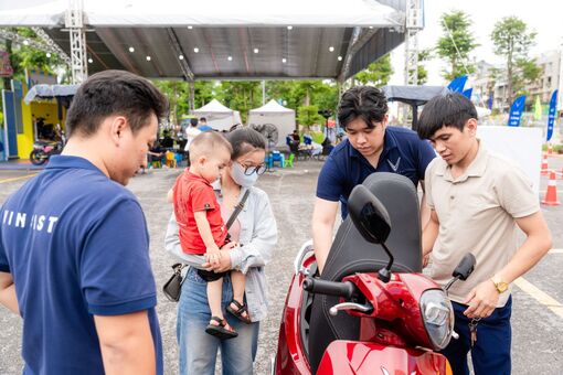 Chuỗi sự kiện “Đổi xăng lấy điện” của VinFast phủ 6 điểm cầu, đưa xe máy điện tới gần hơn với người dùng