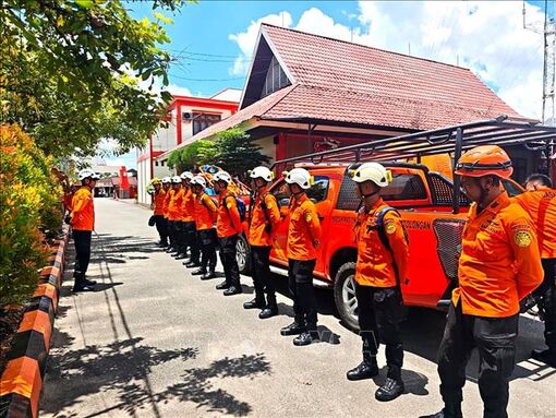 Rơi trực thăng tại Indonesia: Toàn bộ 8 người trên máy bay tử vong