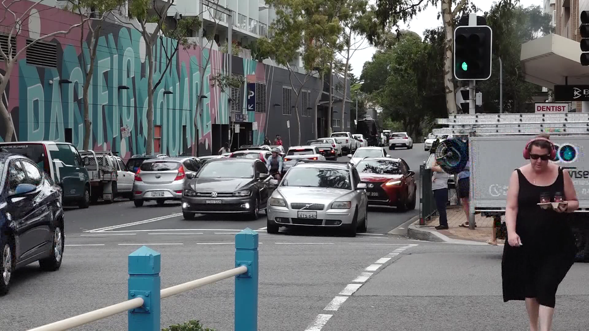 Australia đối mặt “khủng hoảng kép”