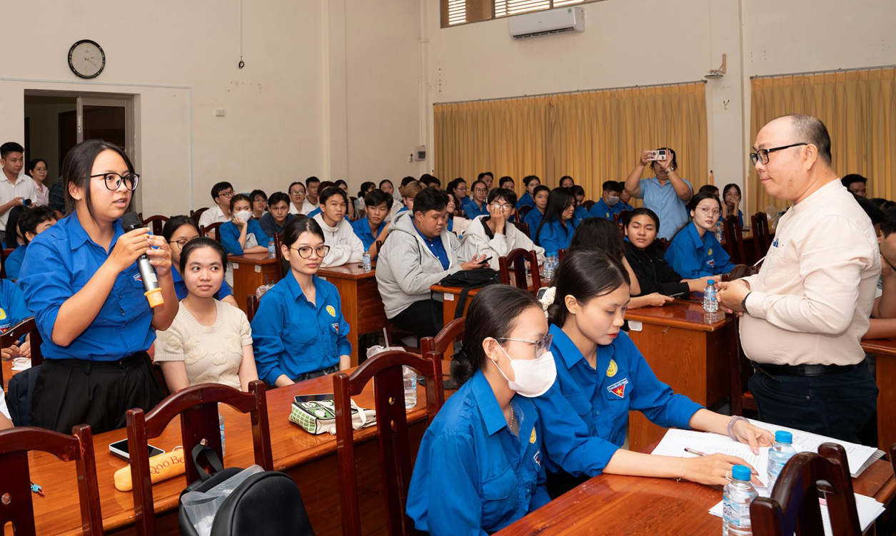 Giao lưu tọa đàm “Truyện Kiều trong đời sống văn hóa của cư dân Nam Bộ”