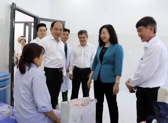 Nối thành công bàn tay đứt mạch máu, dây thần kinh