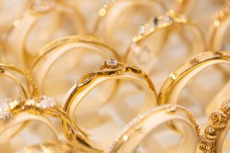 Giá vàng hôm nay 19/4: Đứng vững trên ngưỡng 4.800 USD/ounce