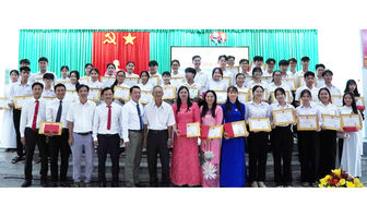 Hạt lúa tiếp sức học trò nghèo