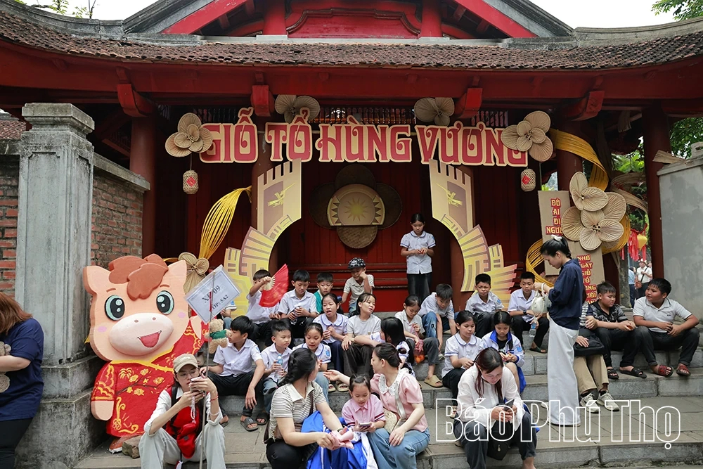 Nghĩa đồng bào sưởi ấm non thiêng Nghĩa Lĩnh