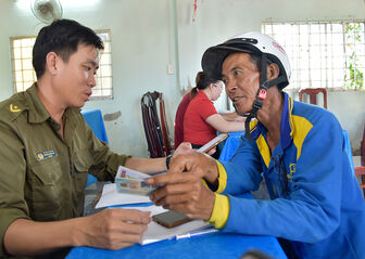 Chậm cập nhật căn cước, giao dịch gián đoạn