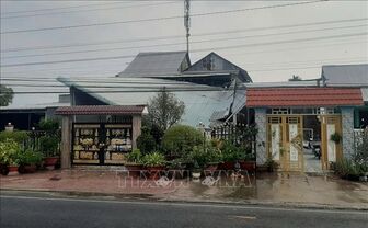 Dông lốc gây thiệt hại nặng tại Đồng Tháp