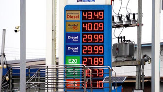 Giá dầu Mỹ tăng 7,5% do căng thẳng Trung Đông leo thang