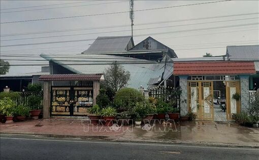 Dông lốc gây thiệt hại nặng tại Đồng Tháp