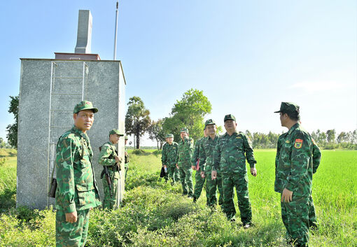 Dựng thế trận biên phòng từ dân
