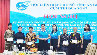 Cụm Thi đua số 7 của Hội Liên hiệp Phụ nữ tỉnh An Giang ký kết giao ước thi đua