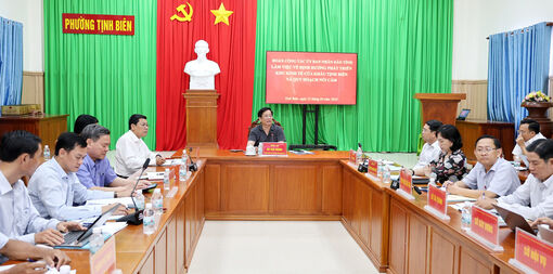 Chủ tịch UBND tỉnh An Giang Hồ Văn Mừng làm việc về quy hoạch núi Cấm