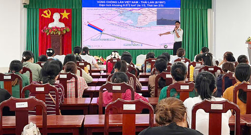 Gần 100 hội viên phụ nữ Hà Tiên được tuyên truyền về biển, đảo